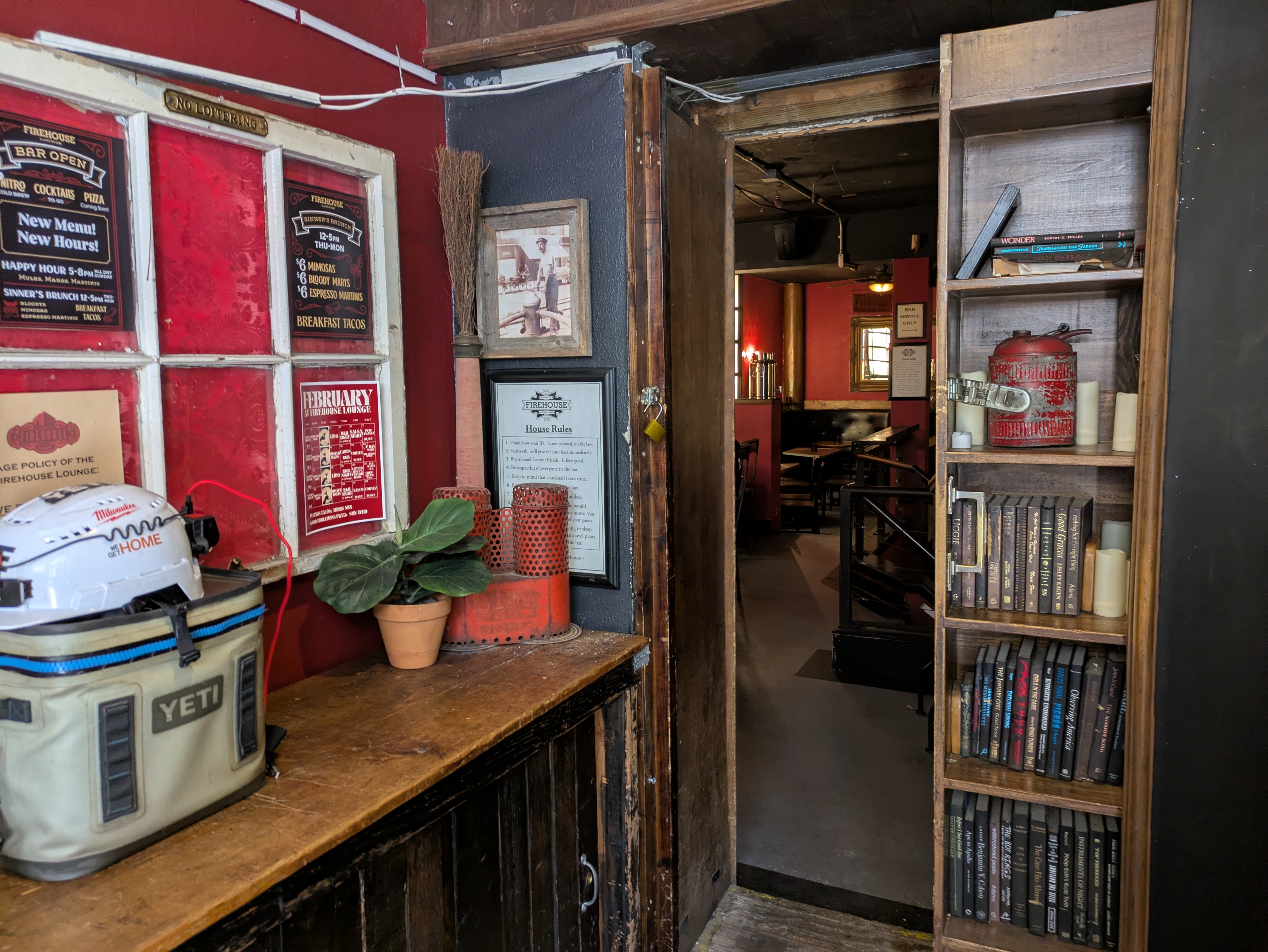 Firehouse Hostel & Lounge